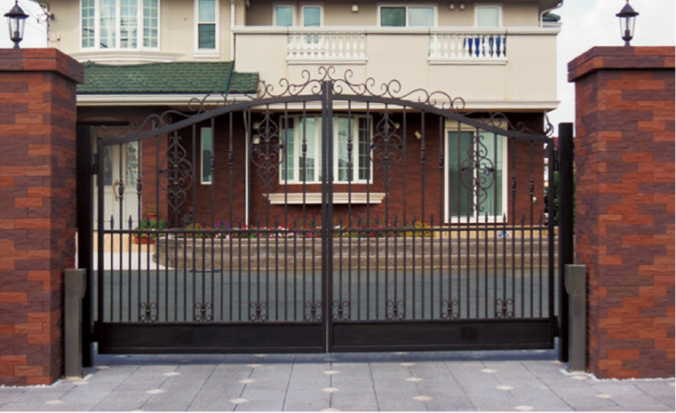 Large double swing gates